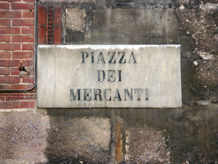 043_piazza_mercanti
